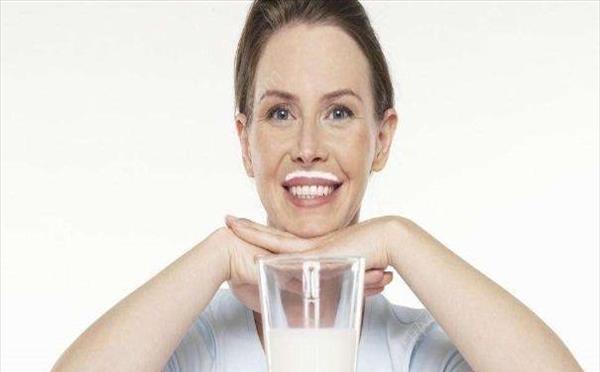 儿童空腹喝牛奶的危害【小孩喝牛奶的好处】