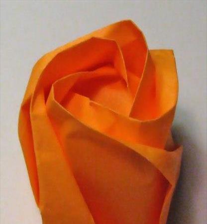 怎么用一张纸折玫瑰花简单视频(怎么用一张纸折玫瑰花简单又漂亮)